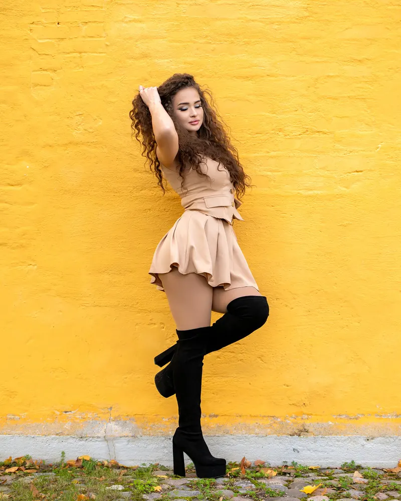 Golden Autumn Fashion Shoot with Model Elizabeth in Lappeenranta, Finland, photo 5 by Jarno Saarimies